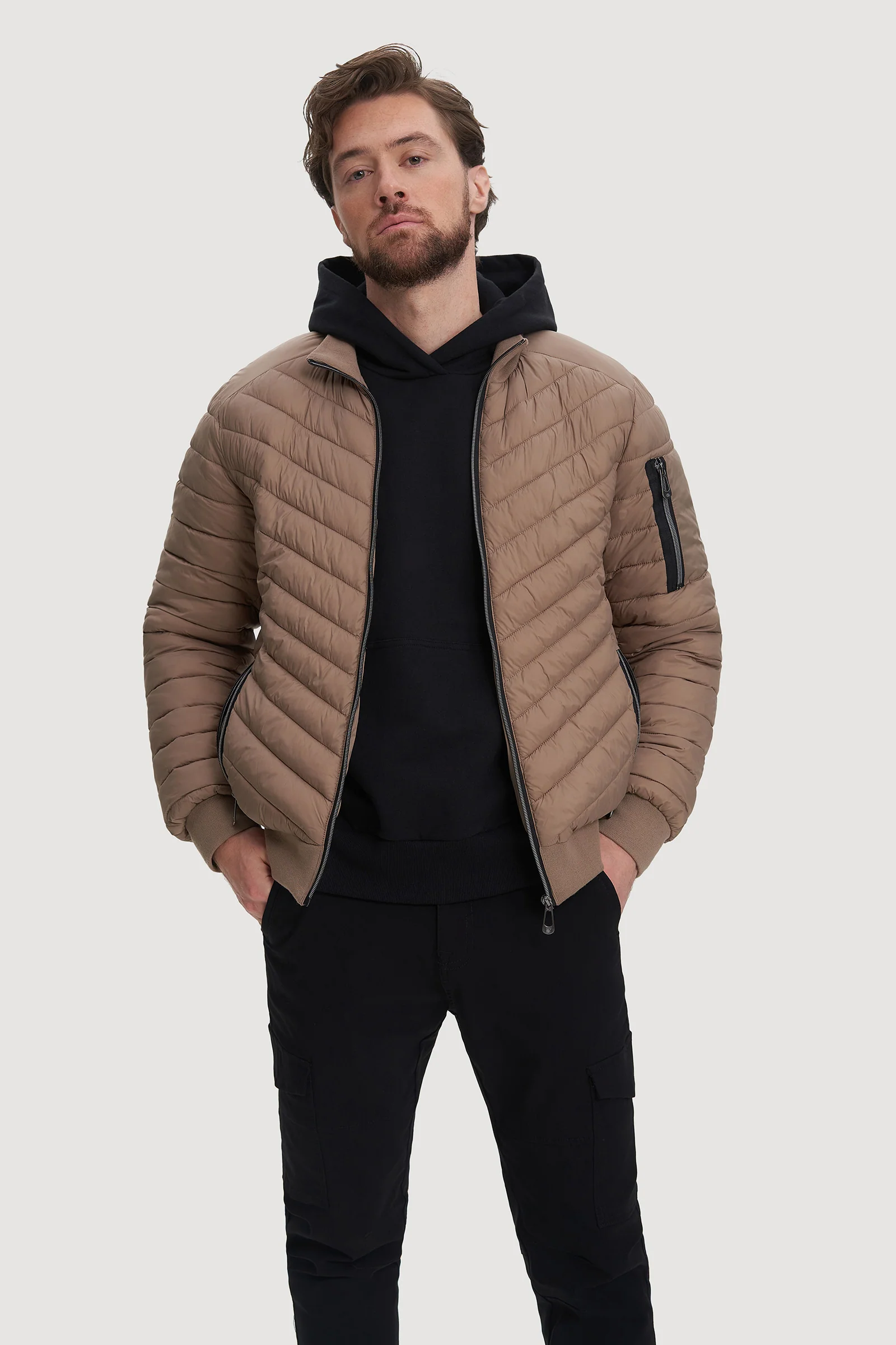 Alec - Image 11