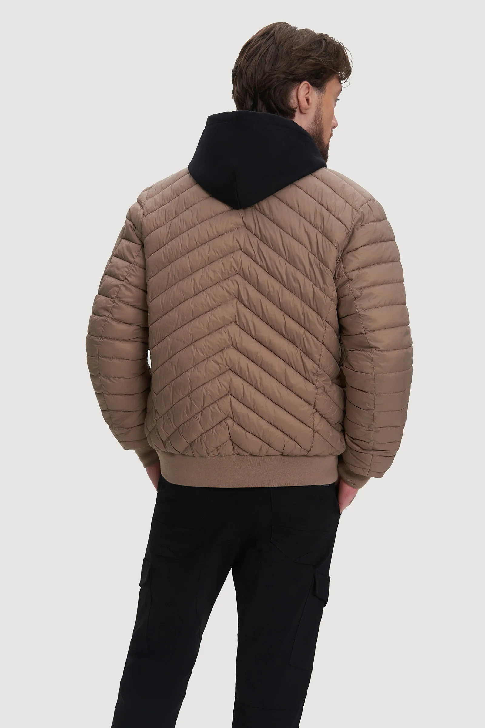 Alec - Image 15