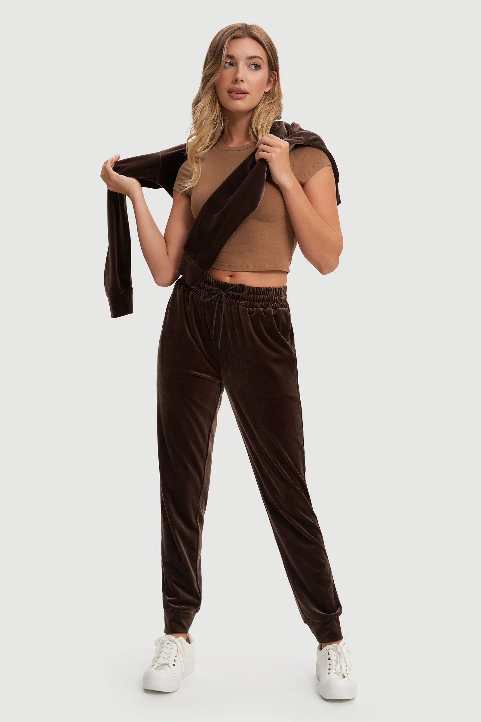 Gina Pant - Image 14