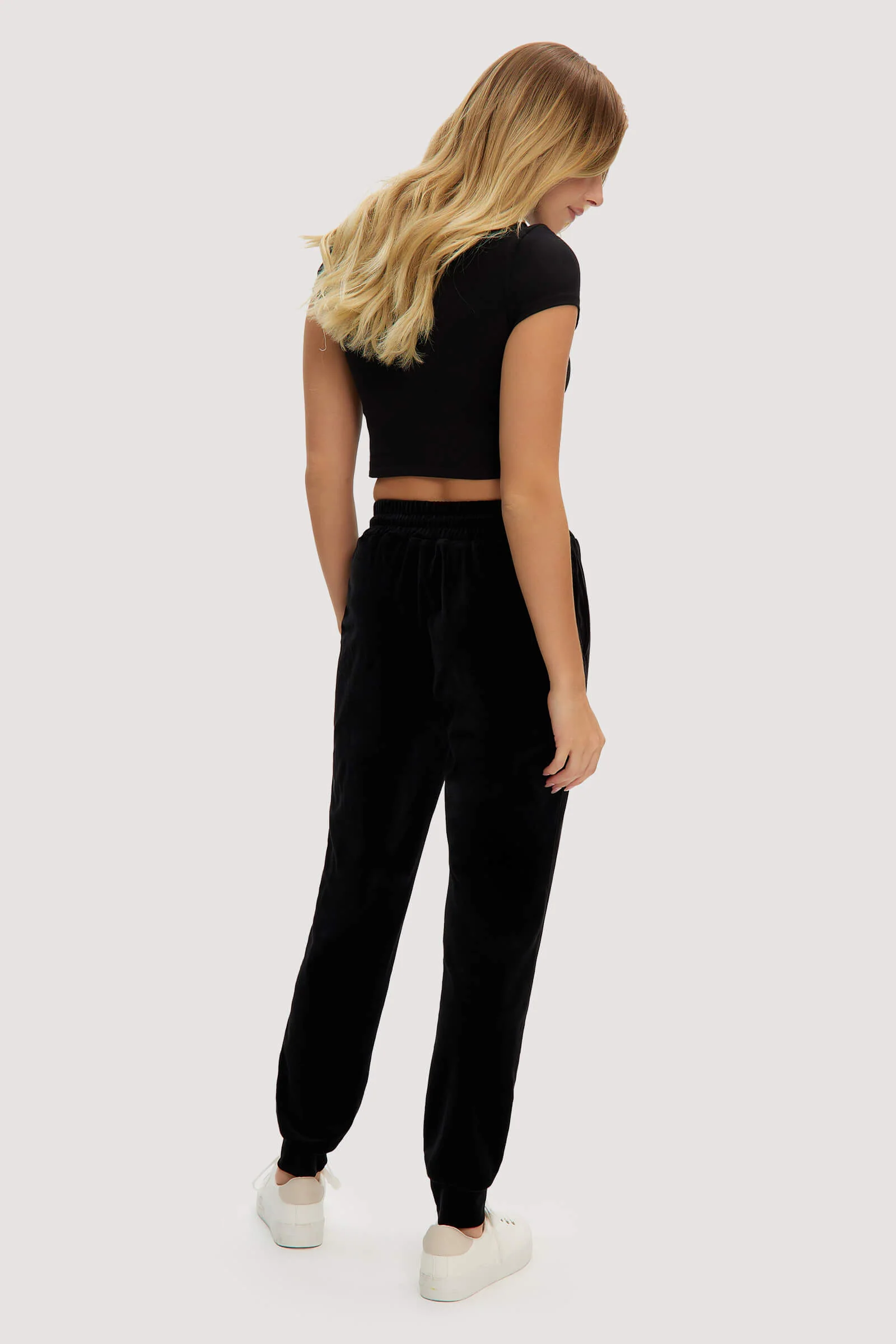 Gina Pant - Image 19